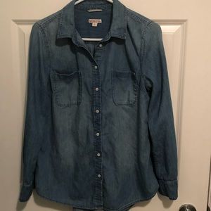 Classic button down denim chambray shirt. EUC